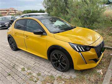 Peugeot 208 GT BLUHDi 100cv start&stop