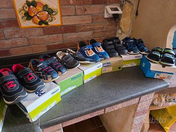 nr.7 paia di Scarpe Bambini