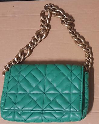 Zara - Borsetta con catena dorata