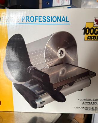 Affettatrice 100GRADI Fiseldem con lama da 19 cm.