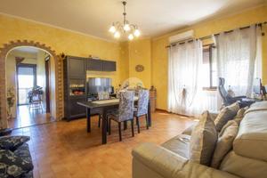 4 LOCALI A PALOMBARA SABINA