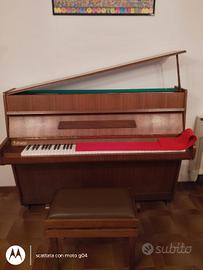 Pianoforte verticale 