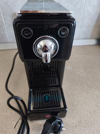 Macchina per caffè illy 