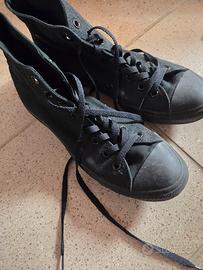 Scarpe converse 44 due paia.