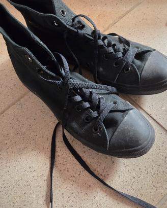 Scarpe converse 44 due paia.