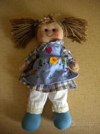 BAMBOLA DI STOFFA E LANA fatta a mano