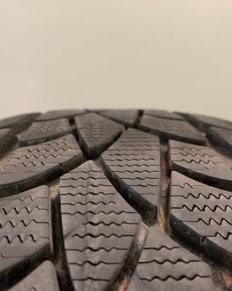 GOMME INVERNALI 235/60 R18 DUNLOP
