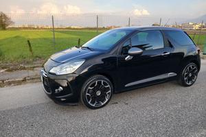 Ds DS3 3 1.2 VTi 82 Just Black full optional