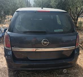 Opel Astra station wagon 