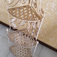 angoliera per piante o arredamento vintage