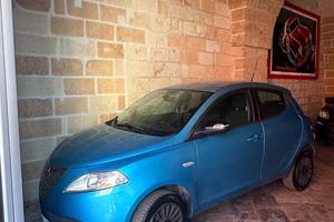 Lancia Ypsilon 0.9 TwinAir 85 CV 5 porte Metano Ec