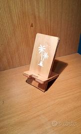 Supporto smartphone handmade – Design stencil 