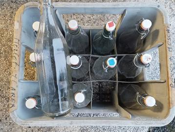 Bottiglie di vetro+ 2 cassetta porta bottiglie