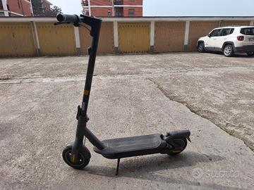Monopattino elettrico Segway Ninebot Max G2