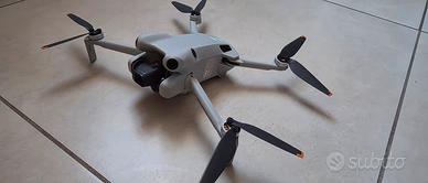 drone DJI mini 4 Pro