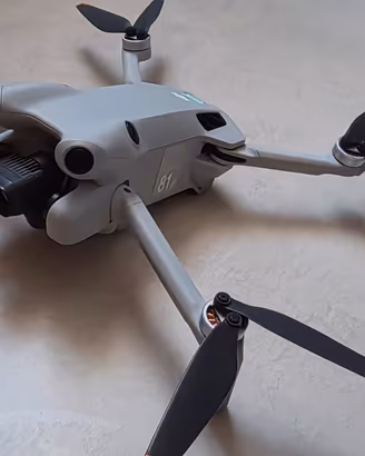 drone DJI mini 4 Pro