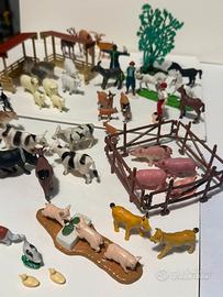 animali da fattoria in plastica