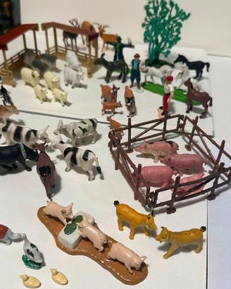 animali da fattoria in plastica
