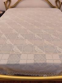 copriletto matrimoniale fatto a mano con uncinetto