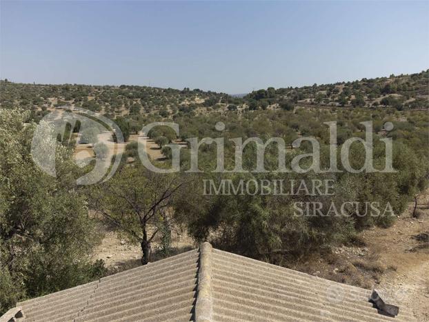 Noto- Zona San Paolo terreno agricolo con rudere