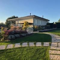 VILLA SINGOLA A LONATO DEL GARDA