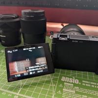 Fotocamera Sony zv-e10.