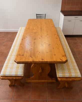 Tavolo in legno massello + 2 panche + cuscini