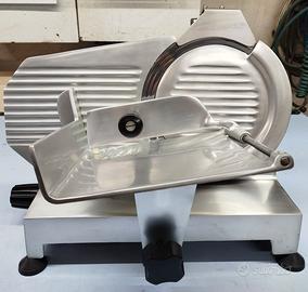 Affettatrice con affilatore - lama 22cm