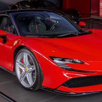DISPONIAMO DI RICAMBI AUTO FERRARI SF90 MATERIALE 