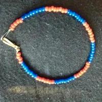 Braccialetto rosso e blu