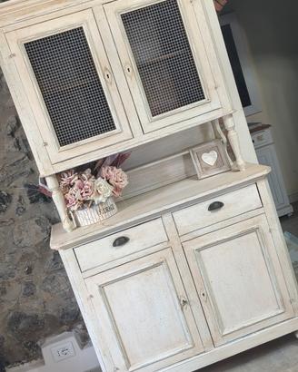 credenza in stile 
