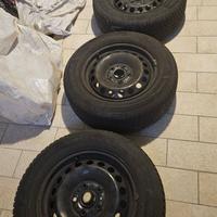 4 Stagioni Hankook 195/65 R15 con Cerchi VW