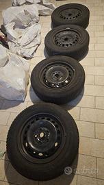 4 Stagioni Hankook 195/65 R15 con Cerchi VW
