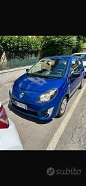 Automobile twingo