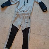 Felpa e pantaloni nike tech
