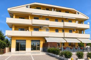 2 LOCALI A TORREVECCHIA TEATINA