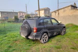 Toyota RAV4 motore danneggiato