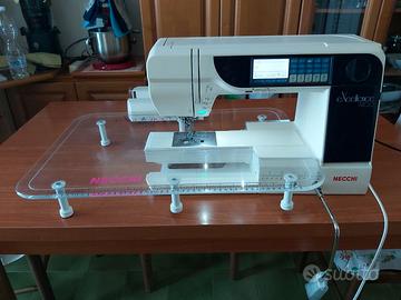 Macchina da cucire Necchi 7400