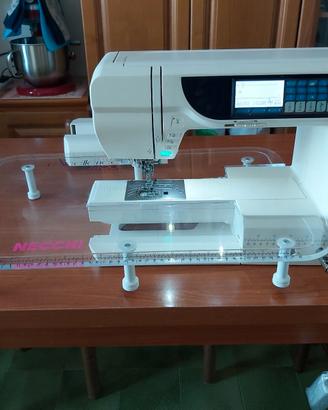 Macchina da cucire Necchi 7400