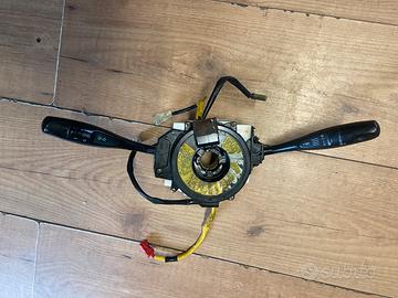 mitsubishi l 200  devio  luci