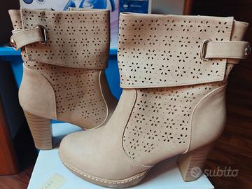 Stivaletti similpelle beige tg. 39