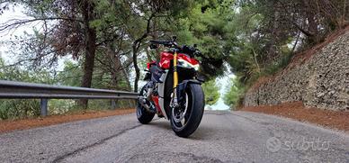 Ducati streetfighter v4S