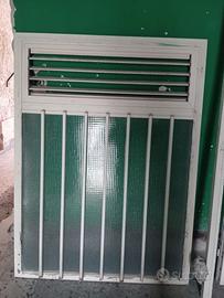 Finestra e porta in alluminio con vetrata