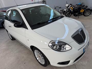 Lancia Ypsilon 1.2 69 CV Unyca
