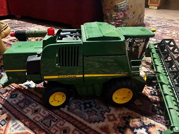 Bruder mietritrebbia john deere t670