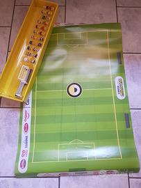 gioco dei minions tipo Subbuteo 