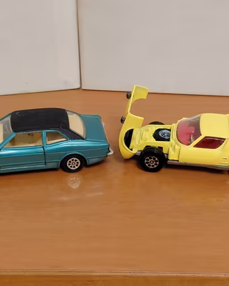 Corgi Toys Miura e Ford no Mebetoys Politoys Dinky