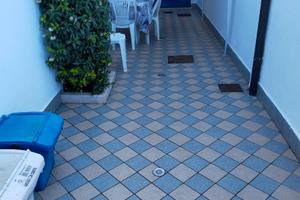 Appart.indipendente a 100 mt.dal mare p.terra