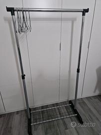 Stand appendiabiti regolabile in altezza