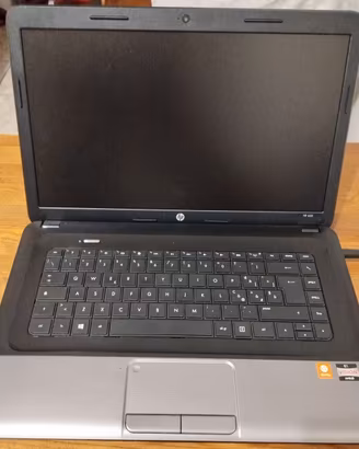 PC portatile HP 655 con caricabatterie originale. 